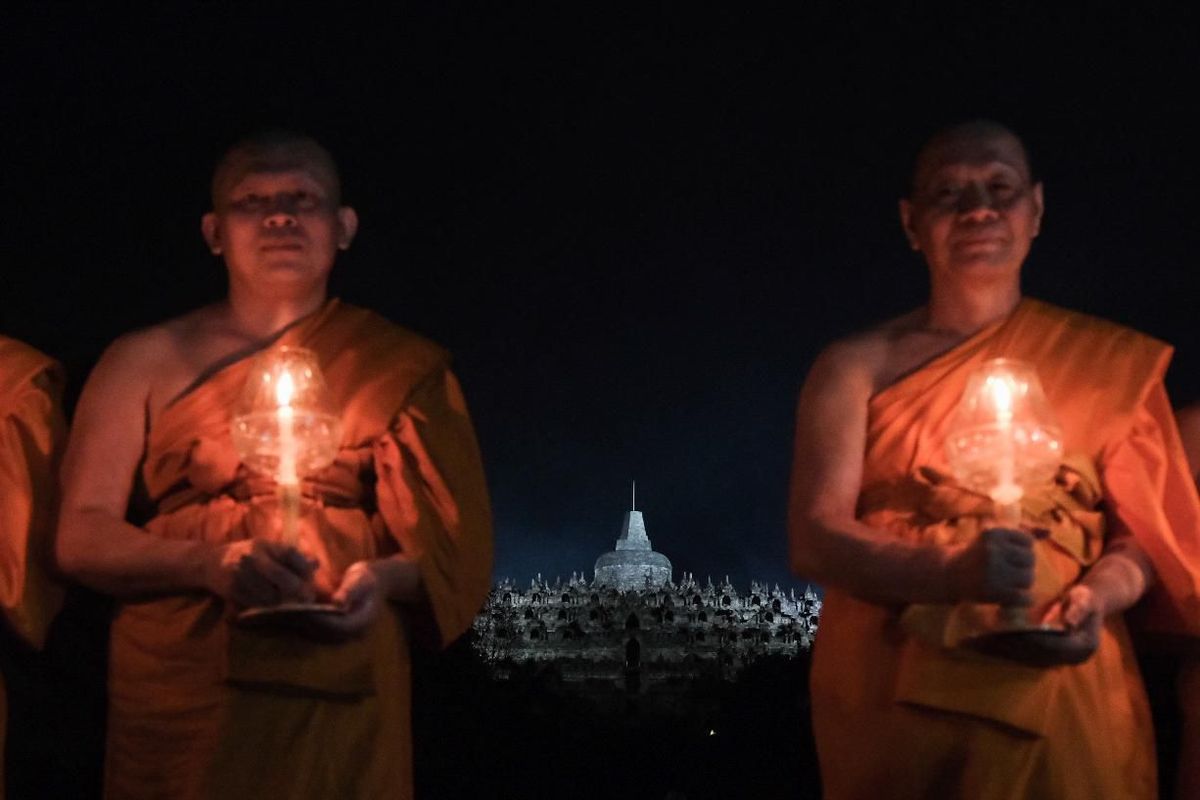 Perayaan Hari Raya Tri Suci Waisak di Candi Borobudur yang akan diwarnai dengan Festival Lampion.
