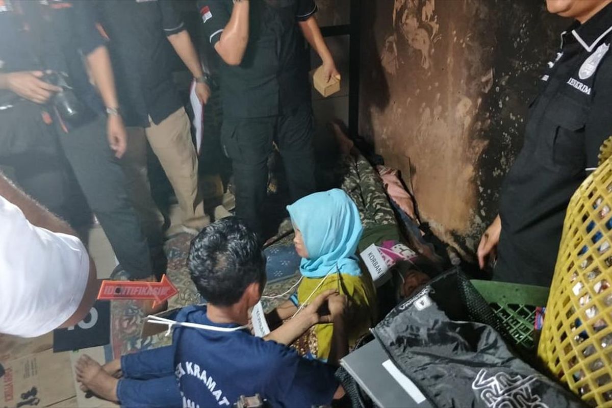 Reka Ulang Selesai, Pembunuh Istri di rumah kontrakan, Jalan Dukuh V, Kramat Jati, Jakarta Timur Peragakan 29 Adegan, Kamis (15/8/2019).