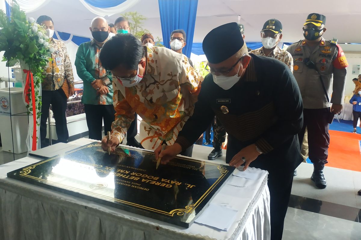 Wali Kota Depok Mohammad Idris meresmikan Gereja Bethel Indonesia (GBI) Jalan Raya Bogor Km 35, Tapos, pada Kamis (21/10/2021).