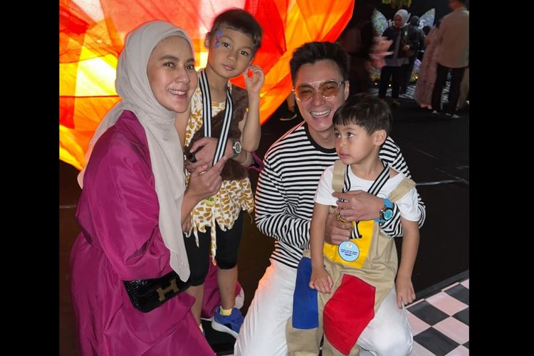 Baim Wong dan Paula Verhoeven Berkumpul Rayakan Kelulusan Anak