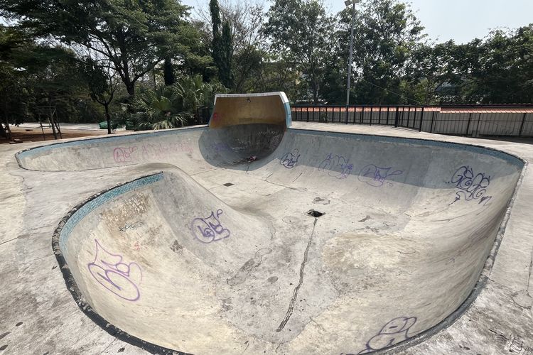 Penampakan Terkini Skatepark Kalijodo: Sepi Pengunjung, Track Rusak, Banyak Sampah