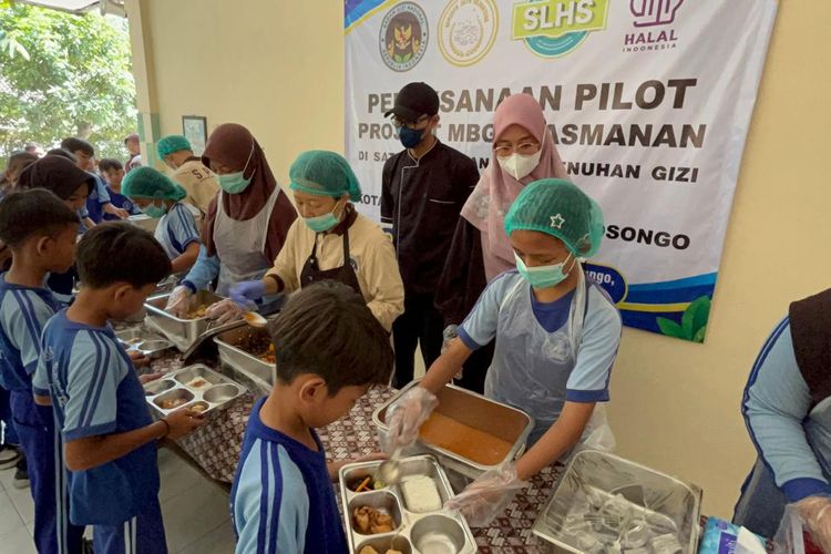 Dua Pekan Uji Coba MBG Prasmanan di Solo: Makanan Dinilai Lebih Segar, Anak-anak Senang