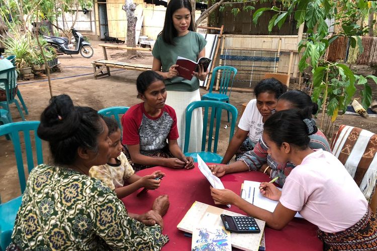 Program pendampingan dari Pendopo kepada penenun tradisional di Sikka, NTT