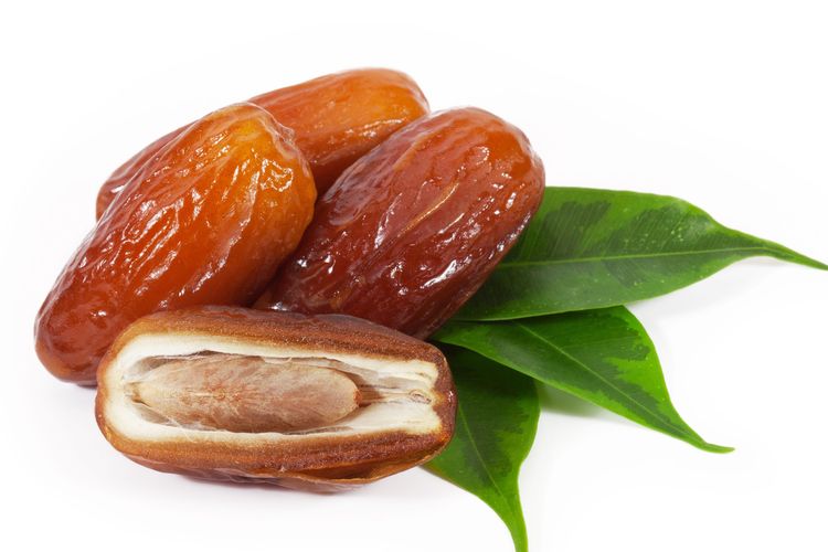 Rekomendasi Makanan untuk Menjaga Kesehatan Pascamenopause, Ada Cokelat Hitam dan Kurma