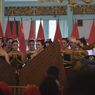 Jokowi Ikut Membatik Bersama 500 Pembatik di Solo