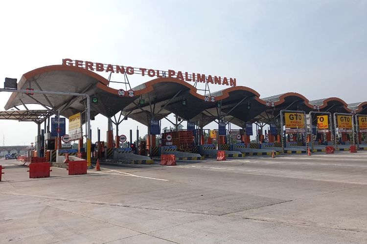 Kondisi lalu lintas (lalin) di Gerbang Tol (GT) Palimanan Tol Cipali.