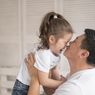 Anak Angkat Memakai Nama Ayah Angkat, Bagaimana Ketentuan Islam?