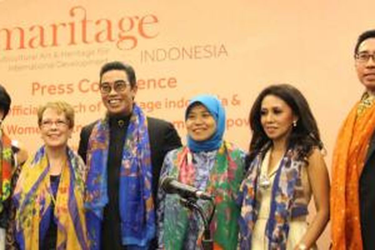 Maritage Indonesia resmi diluncurkan pada 27/8/2013 di Jakarta. Kiri-kanan: Presiden Maritage Indonesia, Pingkan Ullmer; President Webster University Dr Elizabeth J Stroble, PhD; Ludy Suryantoro konseptor Maritage; Tri Mumpuni Maritage Champion for Community Empowerment; Fitriany Hay Maritage Honorary for Artistic Elegance and Humanity; Chossy Latu desainer dan Ketua II Maritage Indonesia.