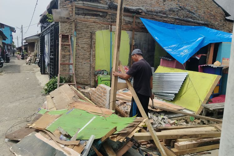 Bantuan Pemerintah Belum Cukup, Korban Puting Beliung di Medan Johor Pakai Dana Pribadi Perbaiki Rumah