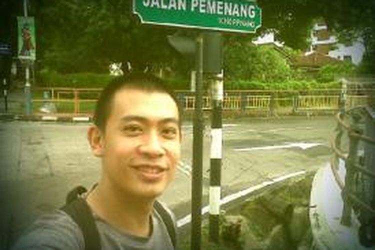 Mantan pebasket Satya Wacana, Jerry Lolowang, yang tengah menjalani pengobatan kanker testis di Penang, Malaysia.