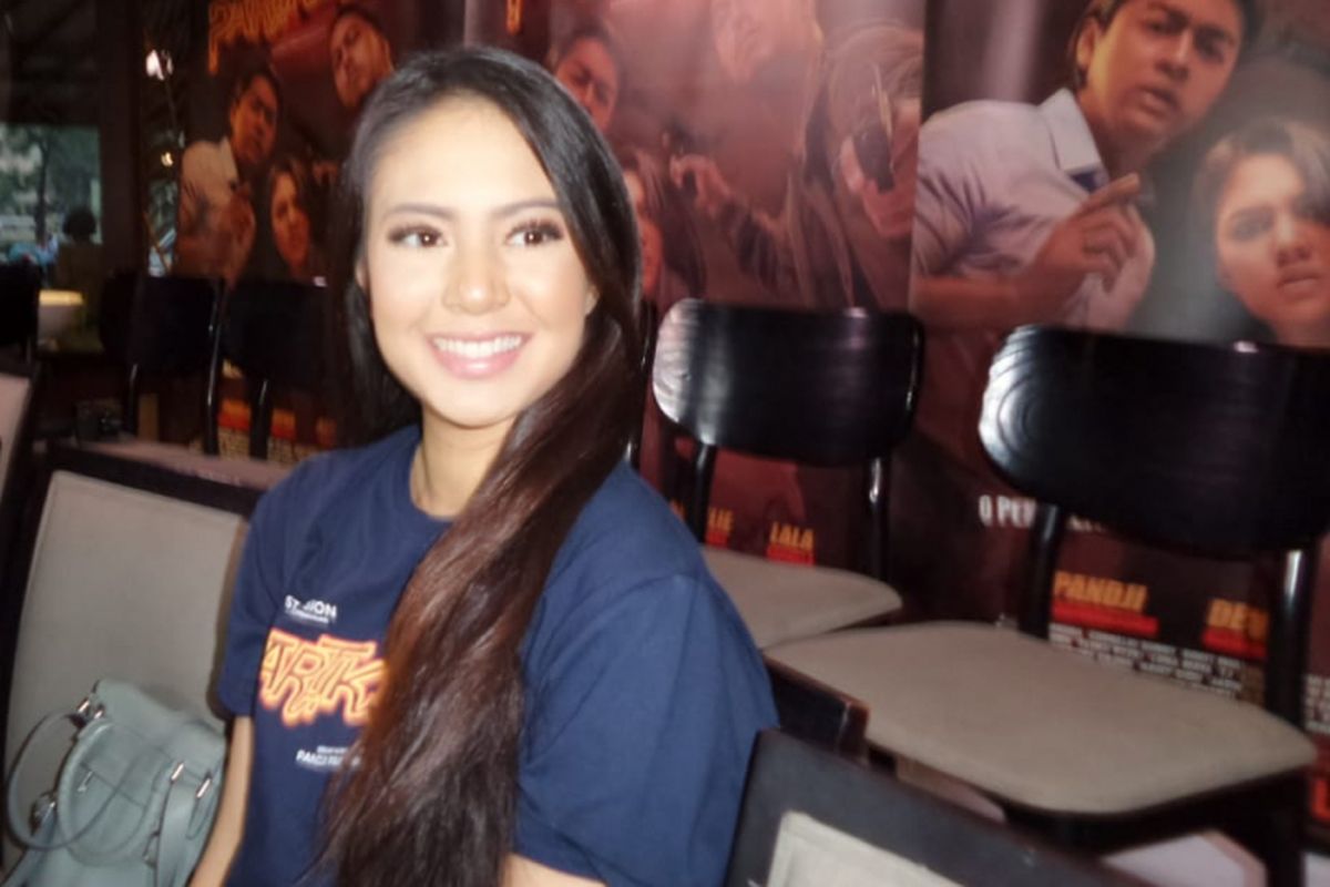 Aurelie Moeremans berpose saat menghadiri screening film Partikelir di XXI Epicentrum, Kuningan, Jakarta Selatan, Rabu (28/3/2018).