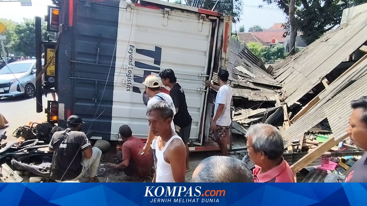 Diduga Rem Blong, Truk Angkut Air Mineral Tabrak Warung di Cirebon, Ibu dan Bayi Tewas