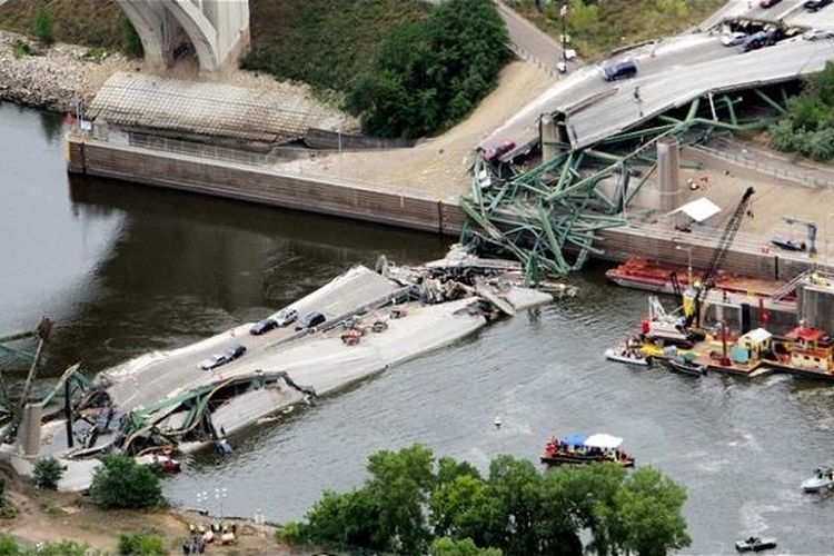 Ruas jembatan yang rusak di Amerika Serikat