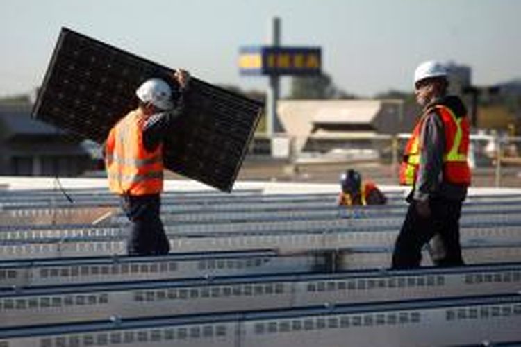 Sistem energi terbarukan ini akan dibuat oleh produsen Hanergy di China, yang dipilih IKEA untuk menawarkan jasa instalasi solar penuh tersebut. 