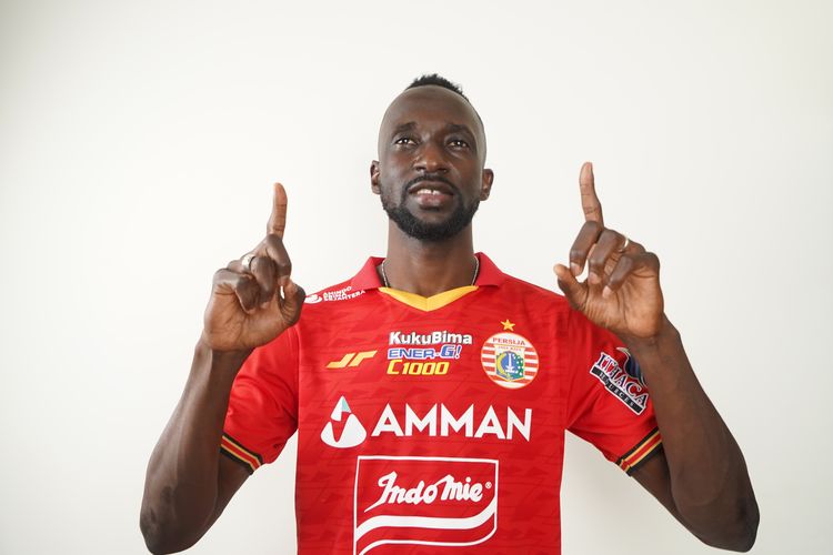 Gelandang baru Persija Jakarta, Makan Konate, yang baru diresmikan pada Rabu (29/12/2021) siang WIB.