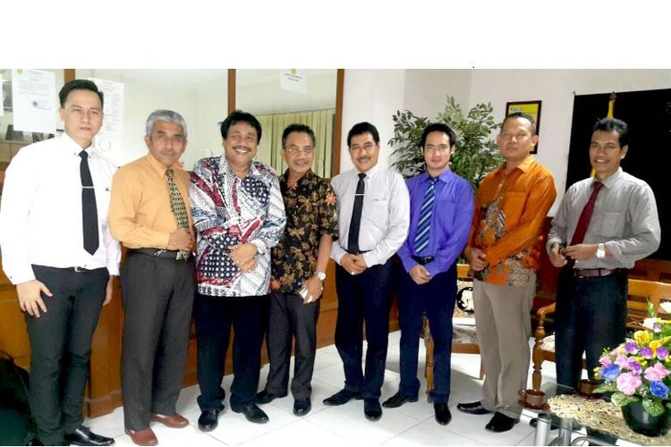 Beberapa tenaga pengajar program Magister Manajemen (MM) di STIE TDW (Dok. STIE TDW) 