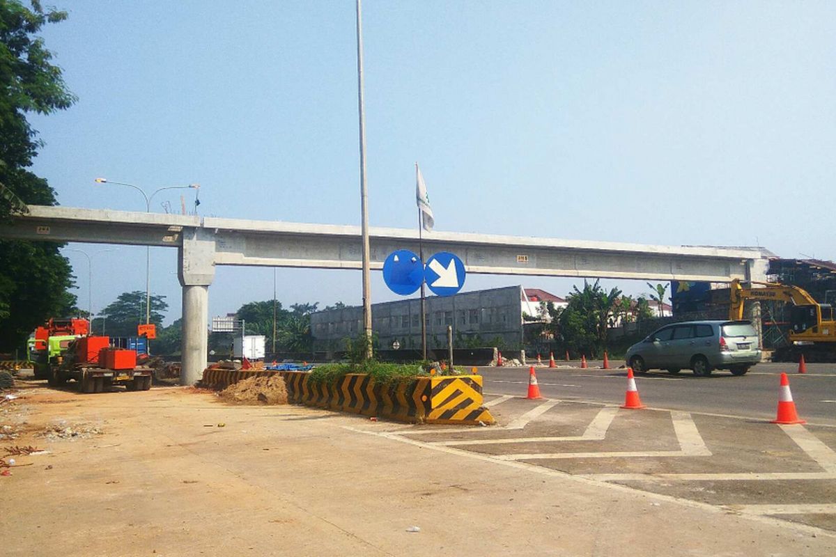 Jembatan penyeberangan orang (JPO) yang ambruk pada Mei 2016, sudah dibangun dan tersambung kembali pada Jumat (12/5/2017).