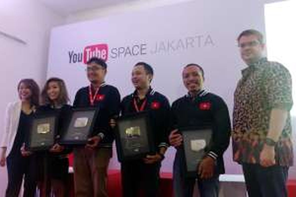 Empat YouTubers terakhir yang dapat penghargaan 