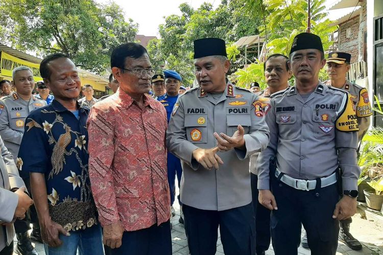 Kabaharkam Polri Komjen Mohammad Fadil Imran bertemu Polisi RW di Surabaya, Kamis (27/7/2023)