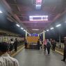 KRL Sempat Terganggu karena Badai, Penumpang di Stasiun Manggarai Mulai Terurai