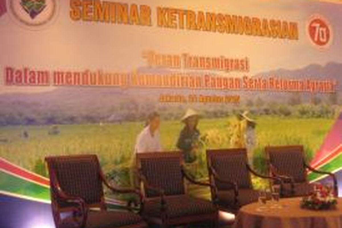 Seminar Ketransmigrasian. Indonesia terbukti belum mampu memenuhi kebutuhan pangan dari produksinya sendiri, kata Kementerian Desa, Pembangunan Daerah Tertinggal (PDT), dan Transmigrasi. Upaya meningkatkan ketahanan pangan, salah satunya, melalui program transmigrasi. 