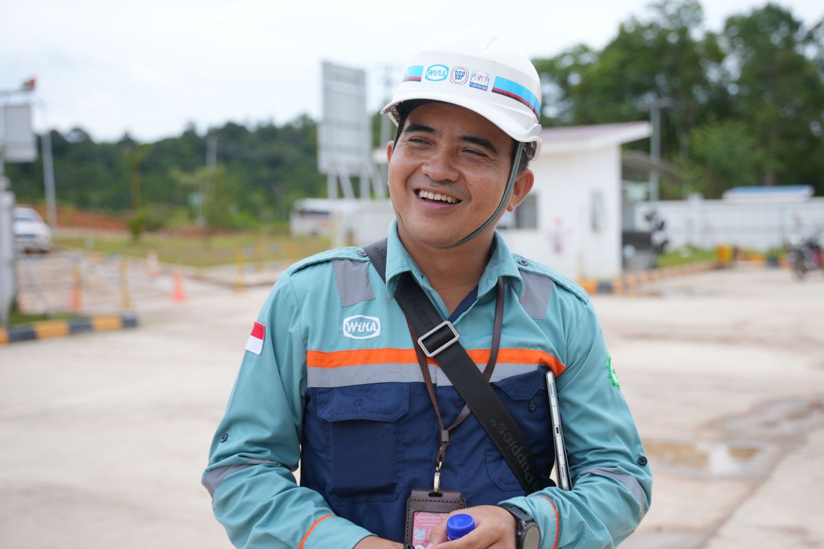 Kepala Seksi Teknik PT Wijaya Karya (Persero) Tbk untuk Paket Jalan Sumbu Kebangsaan Sisi Timur Tahap I Reza Ceicar Yudha