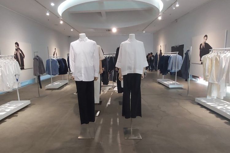 Media preview Uniqlo dan desainer Jil Sanders untuk Spring/Summer 2021.