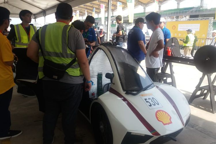 Mahasiswa Bina Nusantara (Binus) ASO School of Engineering yang tergabung dalam tim DBASE mengikuti final Shell Eco Marathon ASIA 2019 di Sirkuit Internasional Sepang, Kuala Lumpur, pada 29 April ? 2 Mei 2019. 
