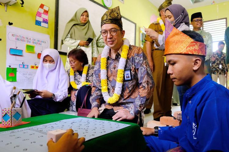 Dirjen GTK Iwan Syahril dalam rangkaian acara Tanoto Facilitator Gathering (TFG) di Kecamatan Kampar, Riau.