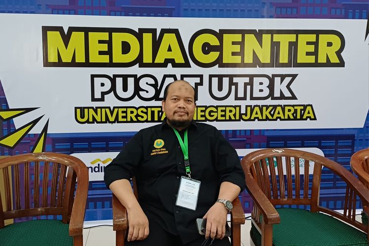 Wakil Ketua Panitia UTBK-SNBT UNJ 2026, Dr. Eng. Agung Premono, S.T., M.T saat diwawancarai Kompas.com di Pusat UTBK UNJ, Jakarta Timur, Kamis (23/4/2026).