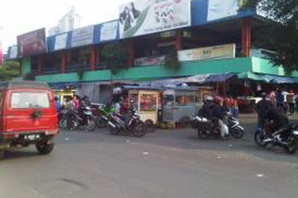 PKL yang berjualan di Pasar Bendungan Hilir menginginkan perenovasian pasar untuk segera dilakukan, Rabu (18/9/2013)