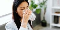 Berapa Batas Minum Air Putih Harian Agar Tidak Merusak Ginjal? Cek Sesuai Usia