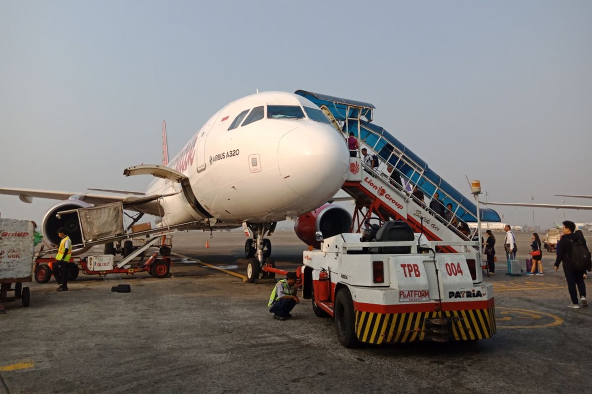 Batik Air di terminal baru Bandara Ahmad Yani, Semarang, Kamis (19/7/2018).