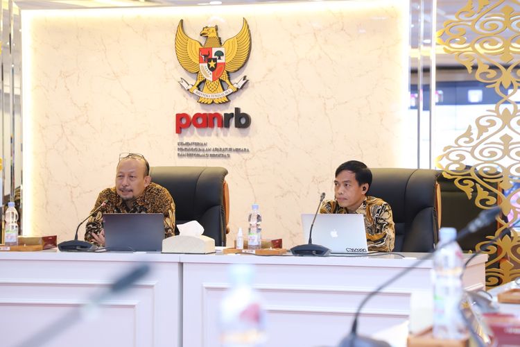 Kementerian Pendayagunaan Aparatur Negara dan Reformasi Birokrasi (Kemanpan-RB) melakukan diskusi dengan para pakar untuk menghimpun masukan, pengayaan materi dan perspektif substansi Rancangan Peraturan Pemerintah (RPP) Manajemen ASN secara hibrida di Kantor Kemenpan-RB, Jakarta, Kamis (20/6/2024).