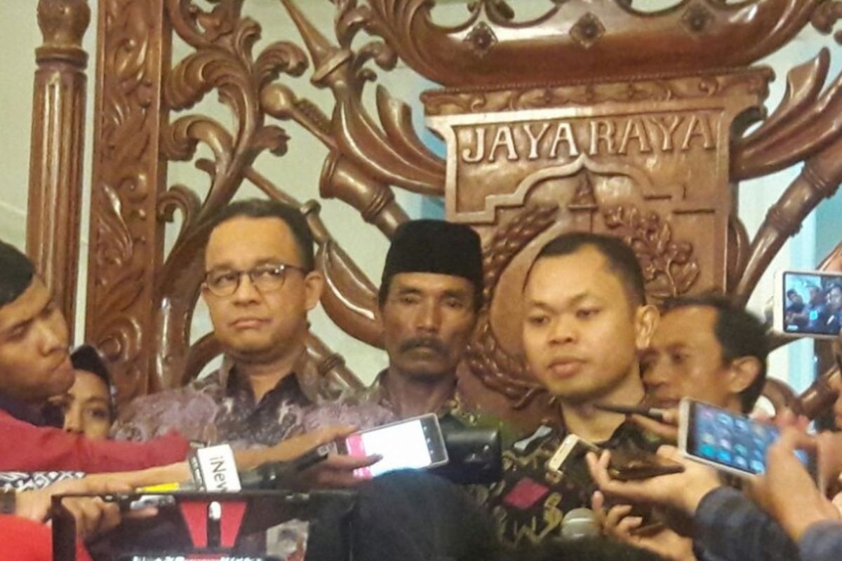 Gubernur DKI Jakarta, Anies Baswedan hari ini bertemu dengan Koalisi Selamatkan Teluk Jakarta untuk mendengarkan masukan para anggota koalisi terkait kelanjutan proyek reklamasi di Teluk Jakarta, Kamis (7/12/2017).