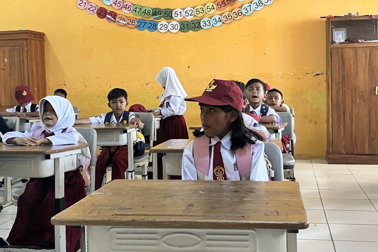 Sempat Putus Sekolah, Tiga Anak Pemulung di Pangandaran Kini Kembali Duduk di Bangku Kelas 