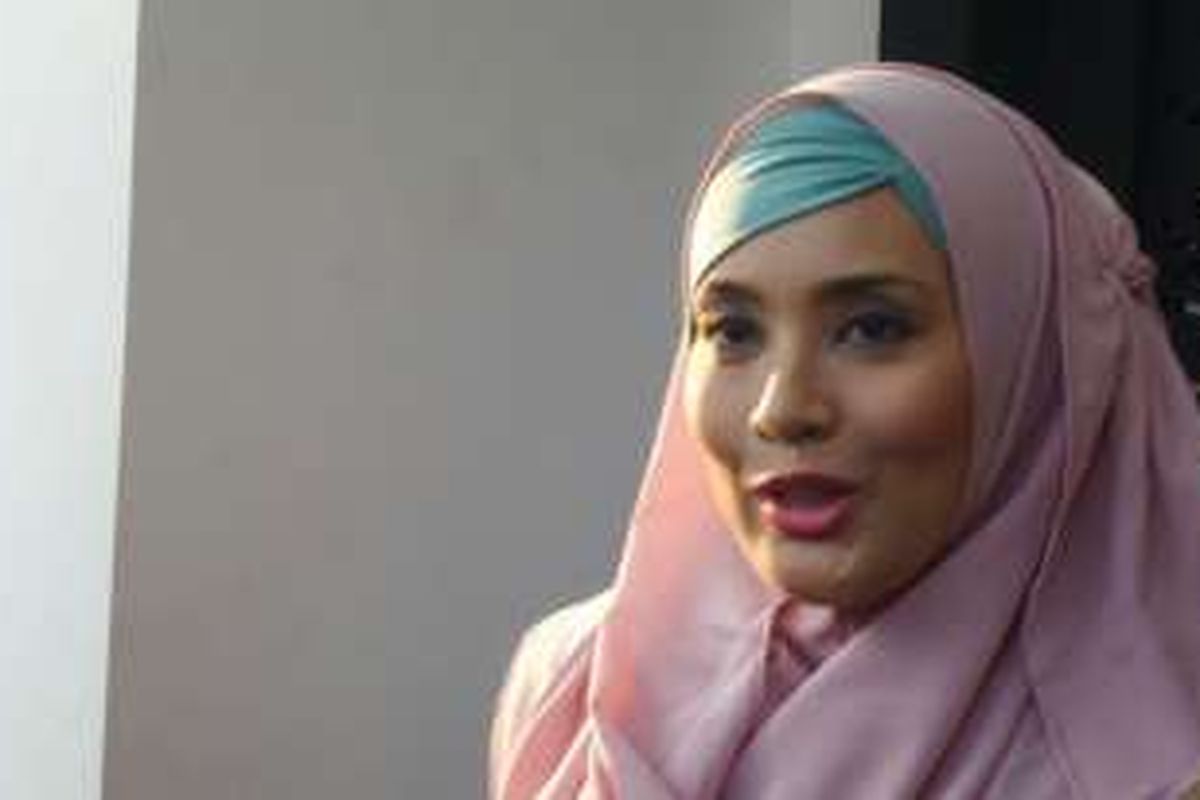 Elma Theana diwawancara di sebuah rumah di kawasan Pondok Pinang, Kebayoran Lama, Jakarta Selatan, Jumat (9/9/2016).
