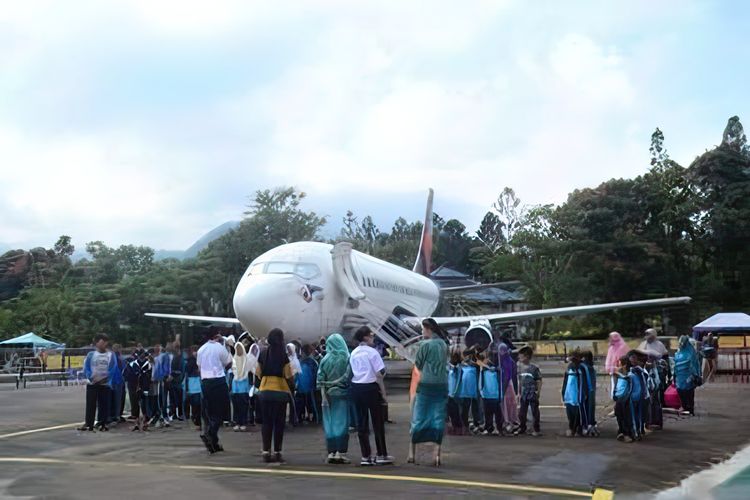 Edukasi Penerbangan di Taman Wisata Matahari, Bogor.