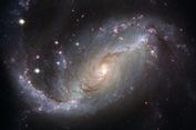 NASA Temukan Galaksi Tersembunyi yang Berisi Miliaran Bintang
