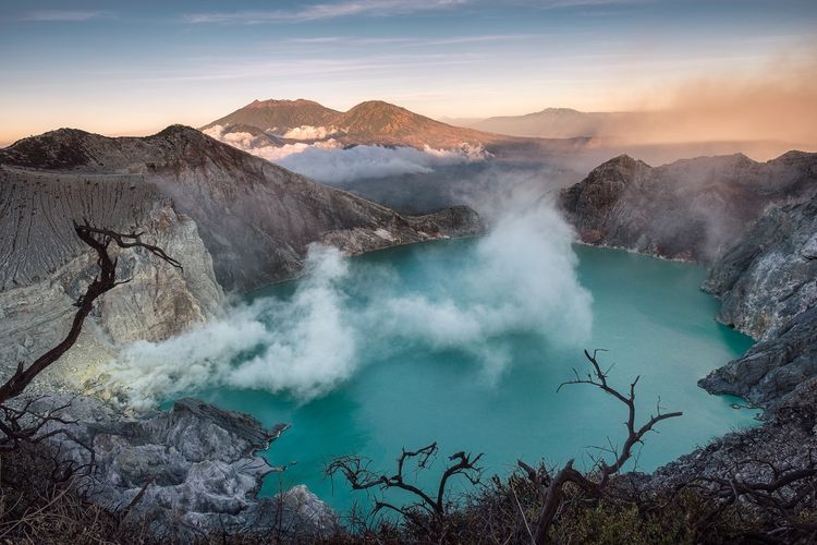 Kawah Ijen, Banyuwangi, Jawa Timur DOK. Shutterstock/Mumemories