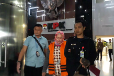 Ekspresi Hakim dan Panitera Pengganti PN Tangerang Saat Ditahan KPK
