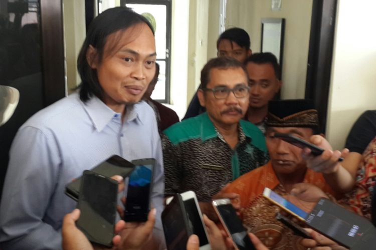 Pengacara ZA, Bakti Reza Hidayat usai sidang vonis di Pengadilan Negeri (PN) Kepanjen, Kabupaten Malang, Kamis (23/1/2020).