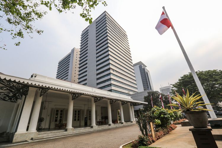 Suasana gedung Balai Kota DKI Jakarta di Jalan Medan Merdeka Selatan, Senin (4/9/2017).