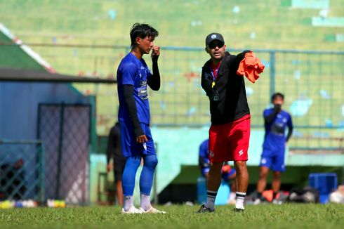 Arema FC Vs PSM Makassar: Yang Penting Bola Masuk Gawang