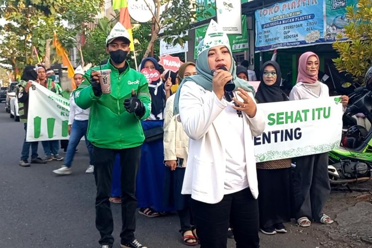 Selain mengembangkan produk minuman, Lokita juga gencar mengkampanyekan tentang kesehatan mental. Keseriusan Lokita dalam mengkampanyekan kesehatan mental dibuktikan dengan menyiapkan wadah bagi masyarakat untuk konsultasi terkait gangguan psikologis.