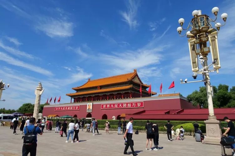 Lapangan Tianamen di Beijing di siang yang cerah pada 2021.