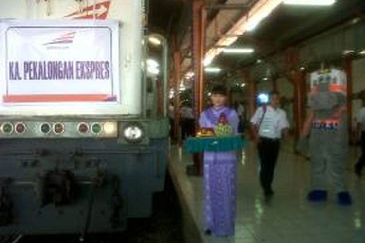 KA Pekalongan Ekspres jurusan Semarang-Pekalongan resmi dilucurkan oleh PT KAI, Jum'at, 11 Juli 2014. 