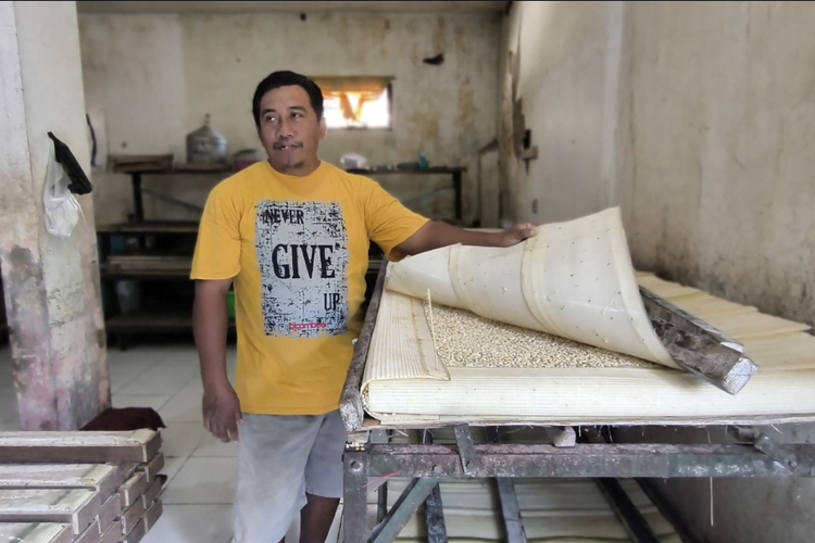 Perajin Tempe di Lumajang Keluhkan Harga Kedelai: Penghasilan Berkurang