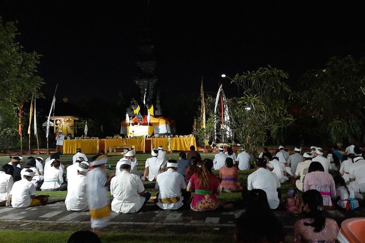 upacara Tawur Agung Kesanga di Pura Agung Giri Natha, Kota Semarang, Jawa Tengah, Rabu (2/3/2022)