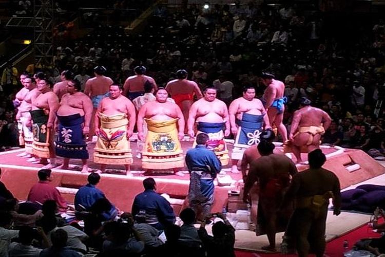 Pegulat Sumo Jepang dalam Jakarta Sumo 2013